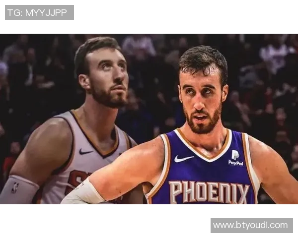 霍勒迪仍倾向5号球衣未选11号原因揭秘