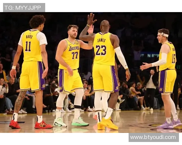 爱德华兹22+8+9东契奇37+8 森林狼22分大胜湖人