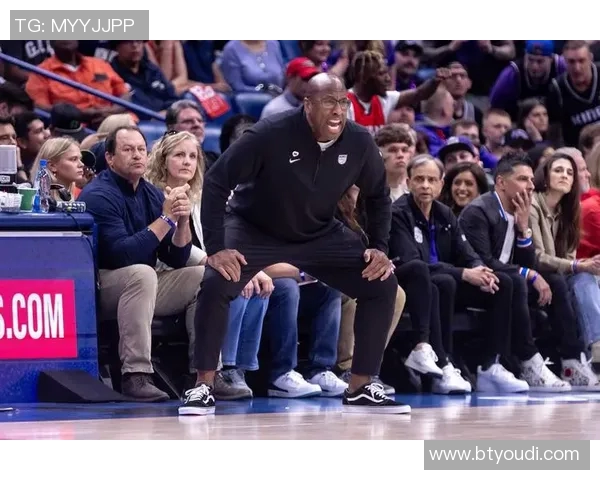 布伦森迈克·布朗在季前赛的执教非常成功，我们一直在进步