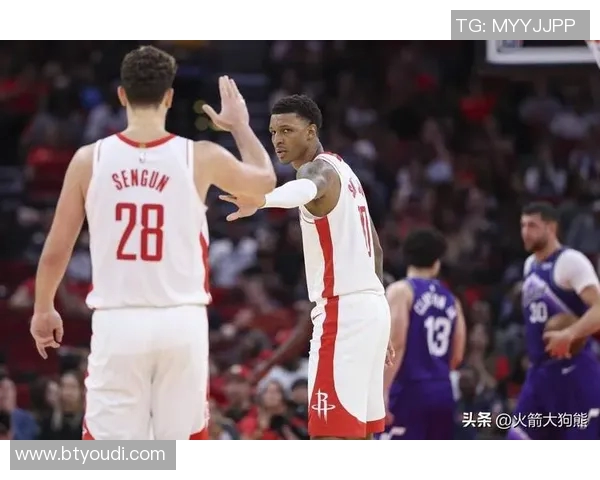 火箭抢到17个进攻篮板但二次进攻仅21分 马刺是15板二次进攻33分