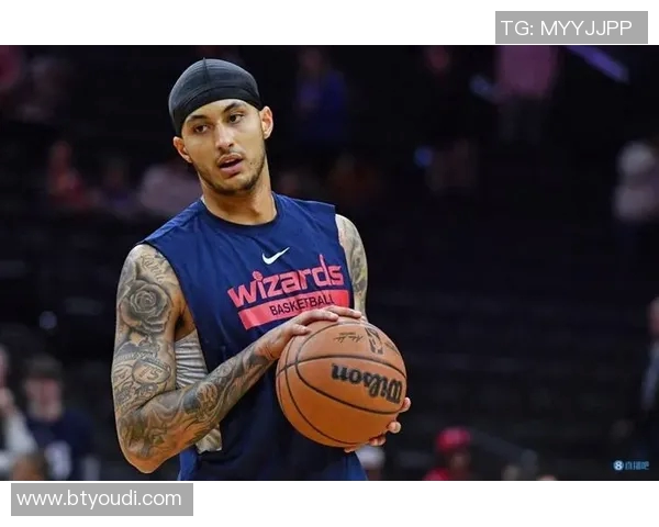 难怪贬为替补了！库兹马上半场5投1中拿到4分3篮板3助攻